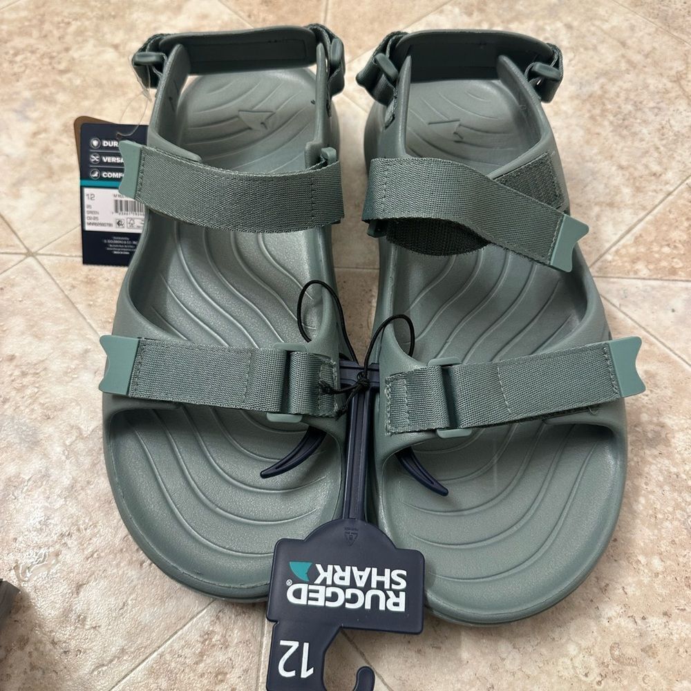 Men’s Rugged Shark Size 12 Green Sandals
